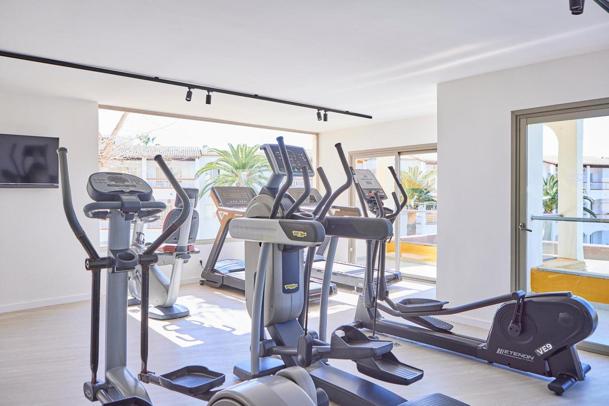 Aparthotel Zafiro Tropic 4*